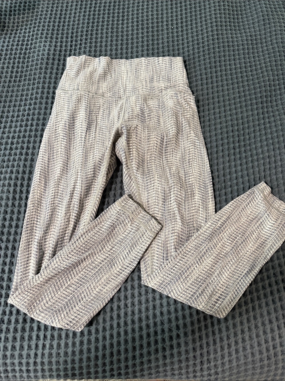 lululemon athletica Neutral Chevron-Pattern High-Rise Leggings - Beige/Gray